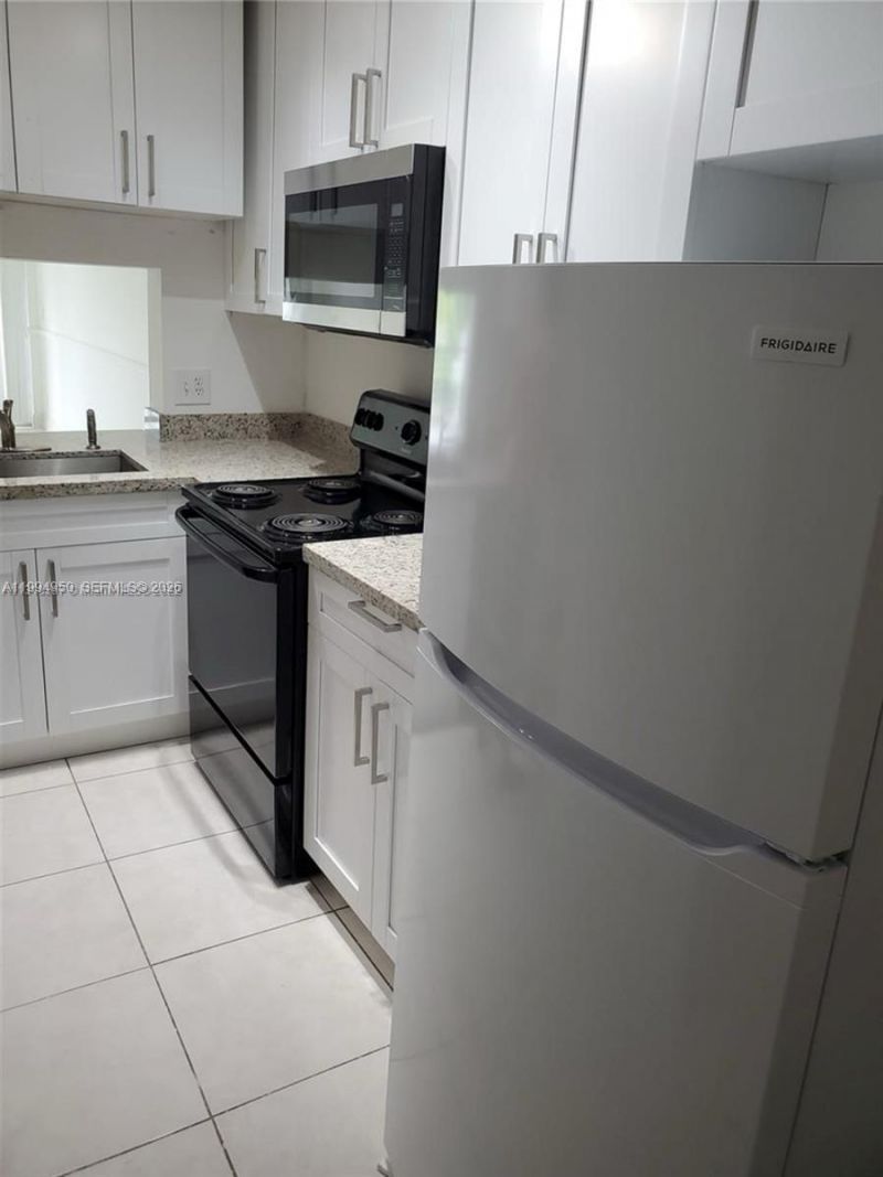 7435 Woodmont Ter , Unit 202, Tamarac, FL 33321 Photo