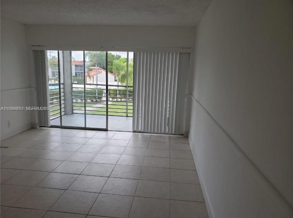 7435 Woodmont Ter , Unit 202, Tamarac, FL 33321 Photo