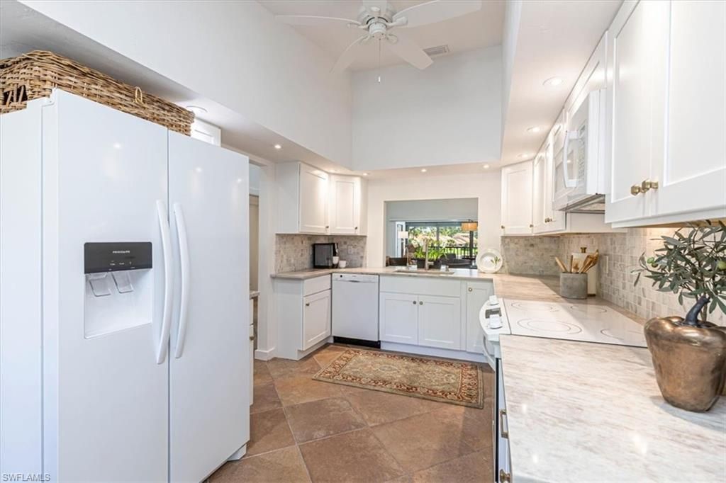 15450 Cedarwood Ln, Unit 202, Naples, FL 34110 Photo