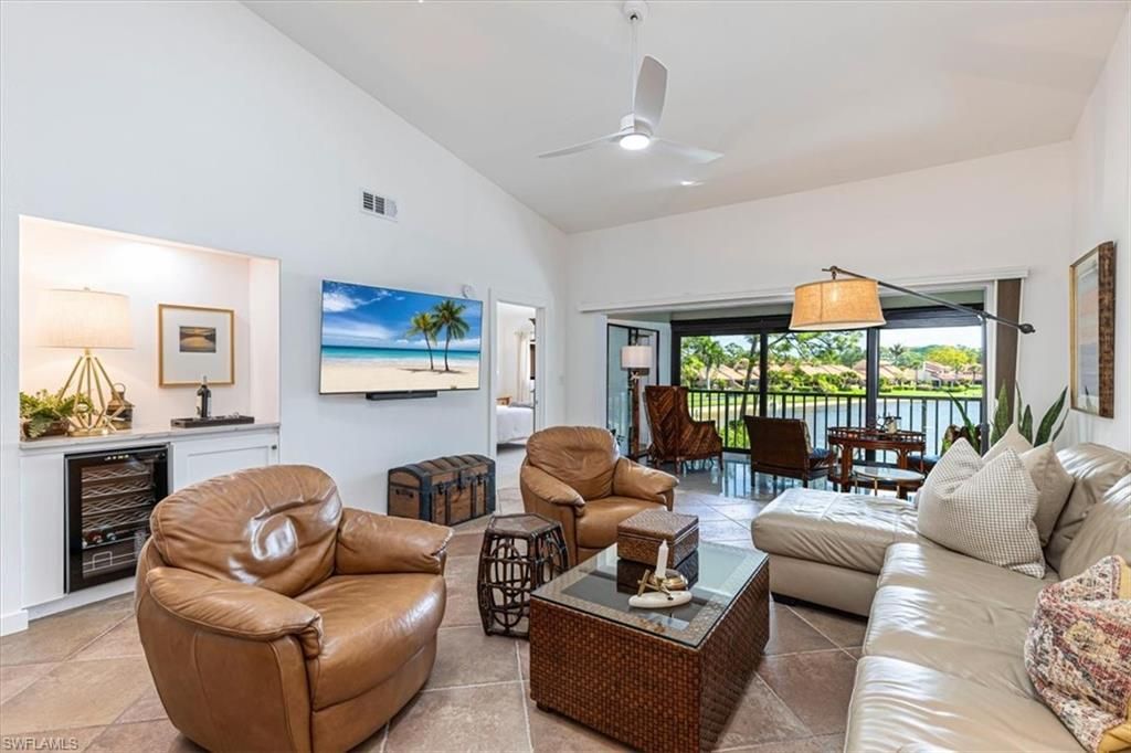 15450 Cedarwood Ln, Unit 202, Naples, FL 34110 Photo