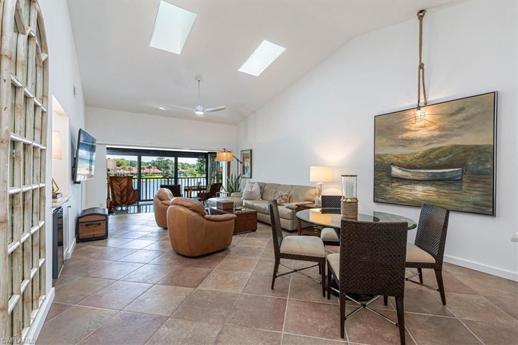 15450 Cedarwood Ln, Unit 202, Naples, FL 34110 Photo