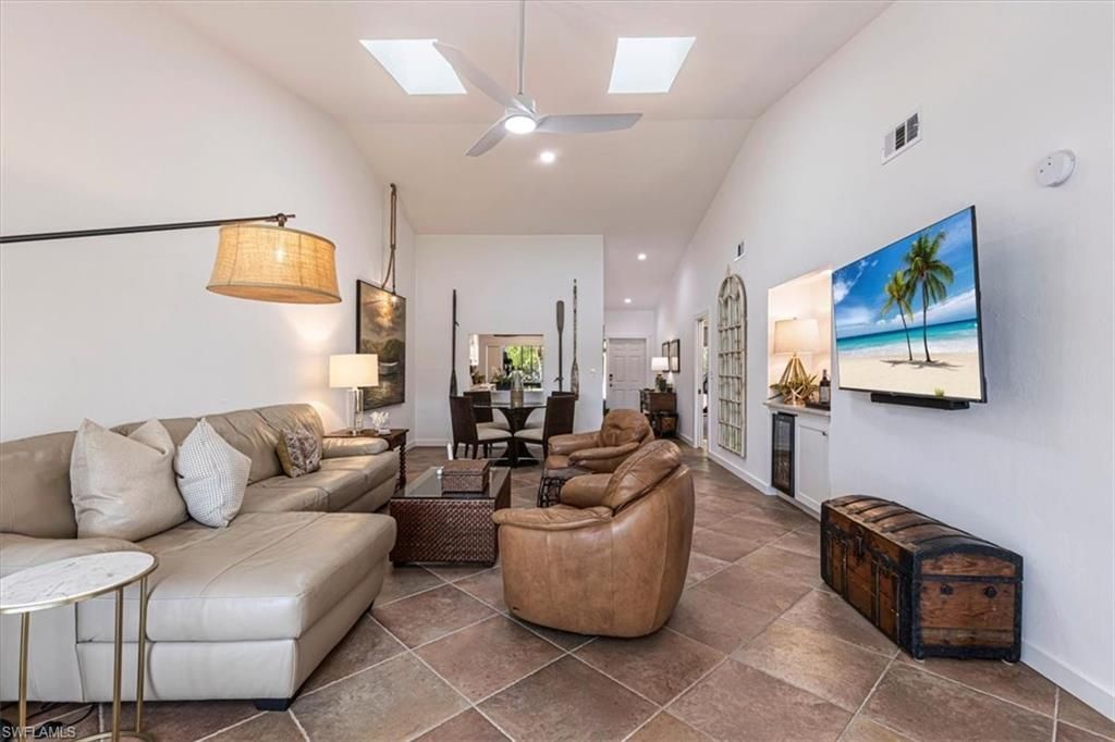 15450 Cedarwood Ln, Unit 202, Naples, FL 34110 Photo