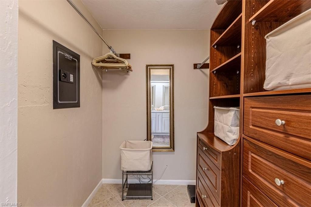 15450 Cedarwood Ln, Unit 202, Naples, FL 34110 Photo