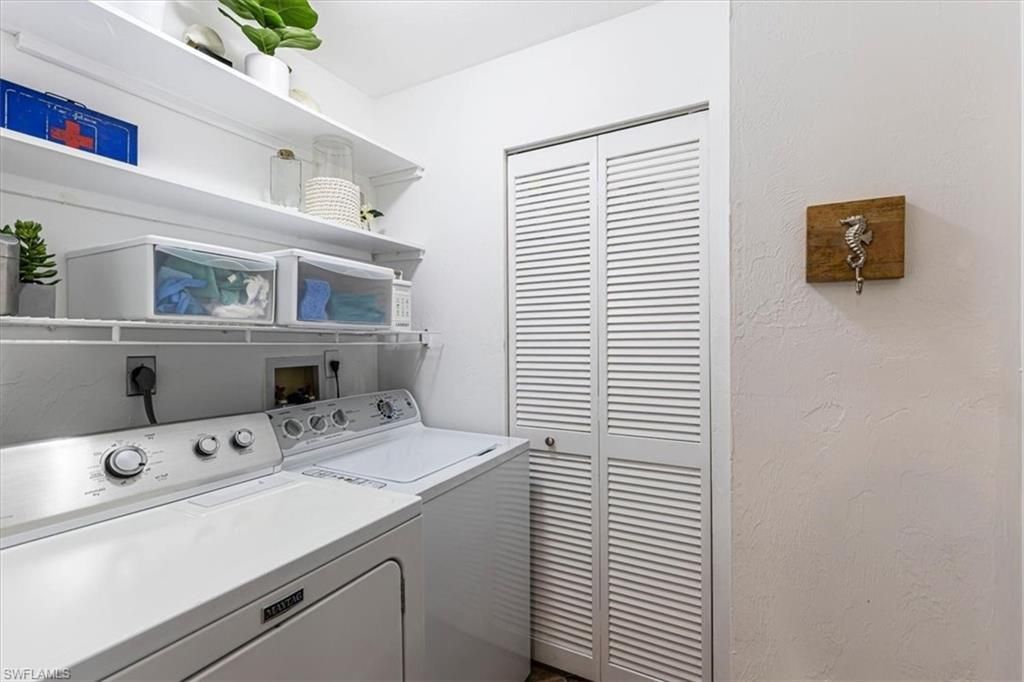 15450 Cedarwood Ln, Unit 202, Naples, FL 34110 Photo