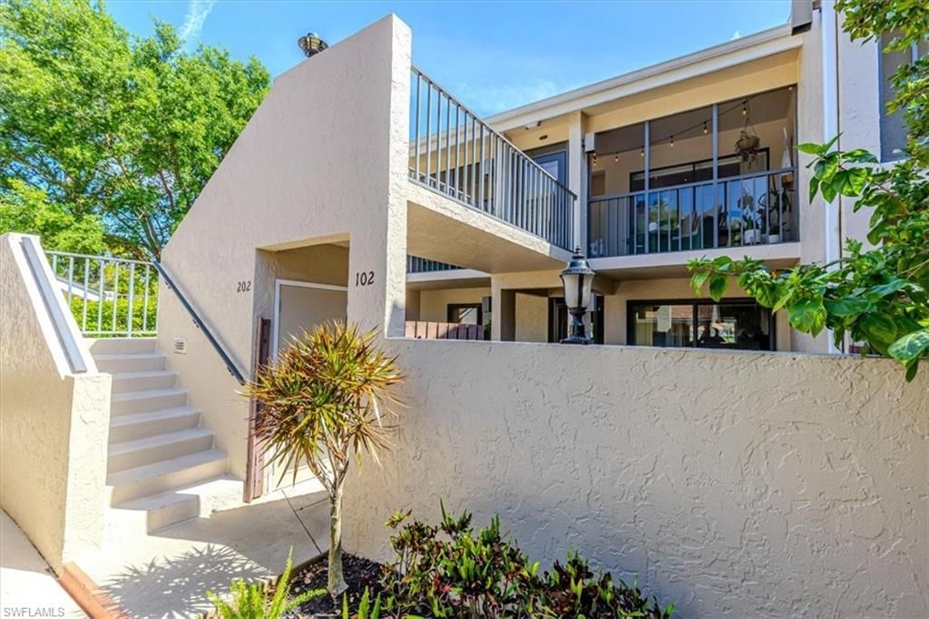 15450 Cedarwood Ln, Unit 202, Naples, FL 34110 Photo