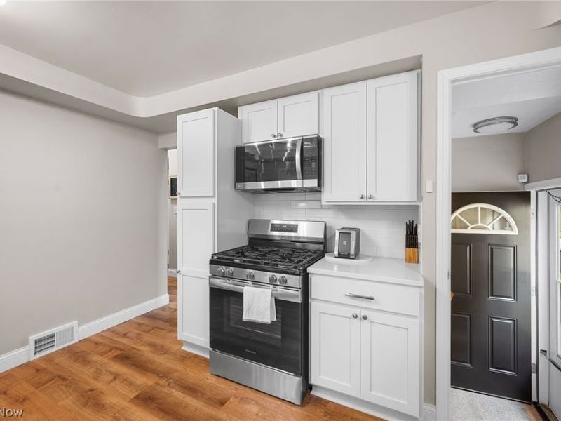 5234 Erwin Street , Maple Heights, OH 44137 Photo 6