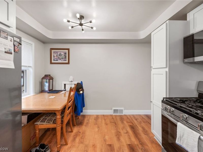 5234 Erwin Street , Maple Heights, OH 44137 Photo 8