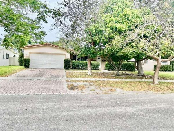 4913 Mckinley Street, Hollywood, FL 33021