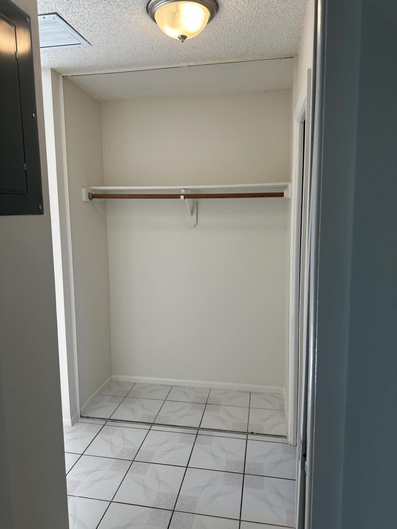 2911 W Ashley Dr Drive W, Unit J, West Palm Beach, FL 33415 Photo