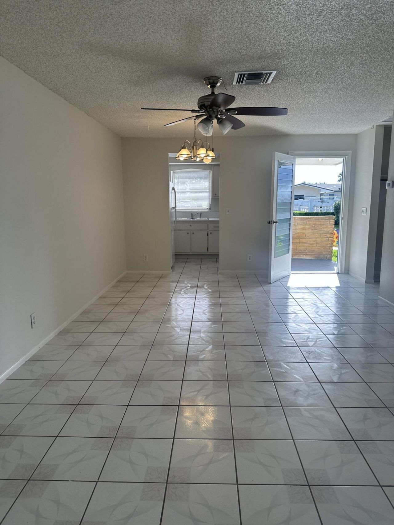 2911 W Ashley Dr Drive W, Unit J, West Palm Beach, FL 33415 Photo