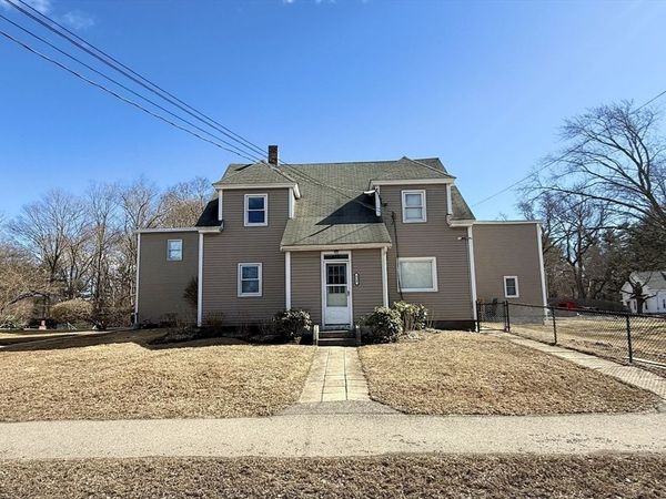 818 Bedford, Unit 1, East Bridgewater, MA 02333