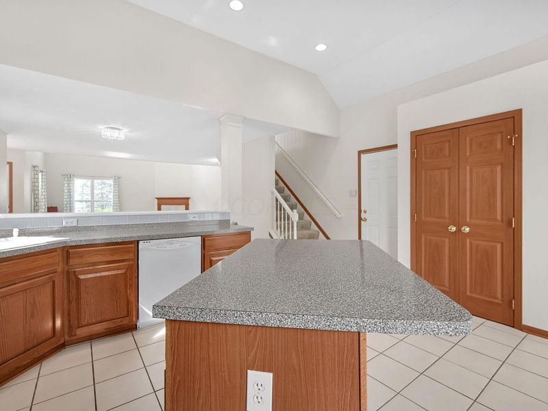 374 Sycamore Ridge Way, Columbus, OH 43230 Photo 14