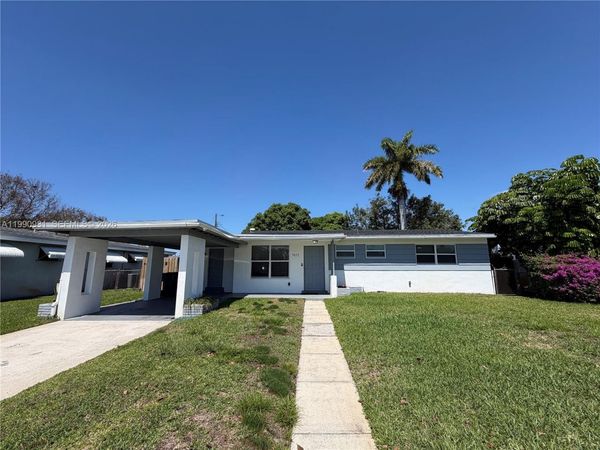 7571 Eaton St , Hollywood, FL 33024