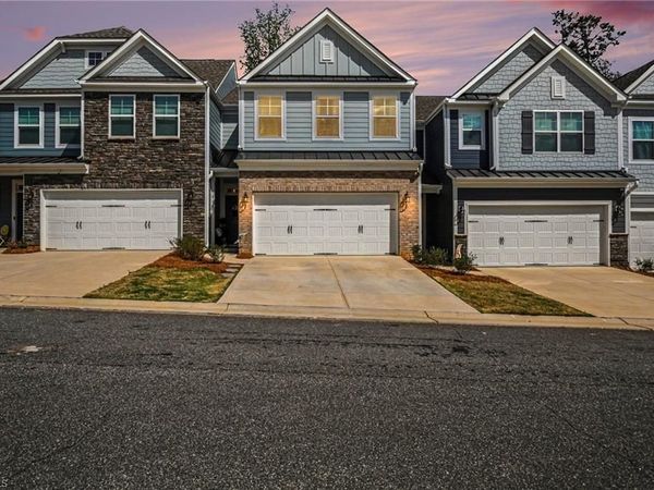 5004 Moonlight Ridge Drive , Greensboro, NC 27455