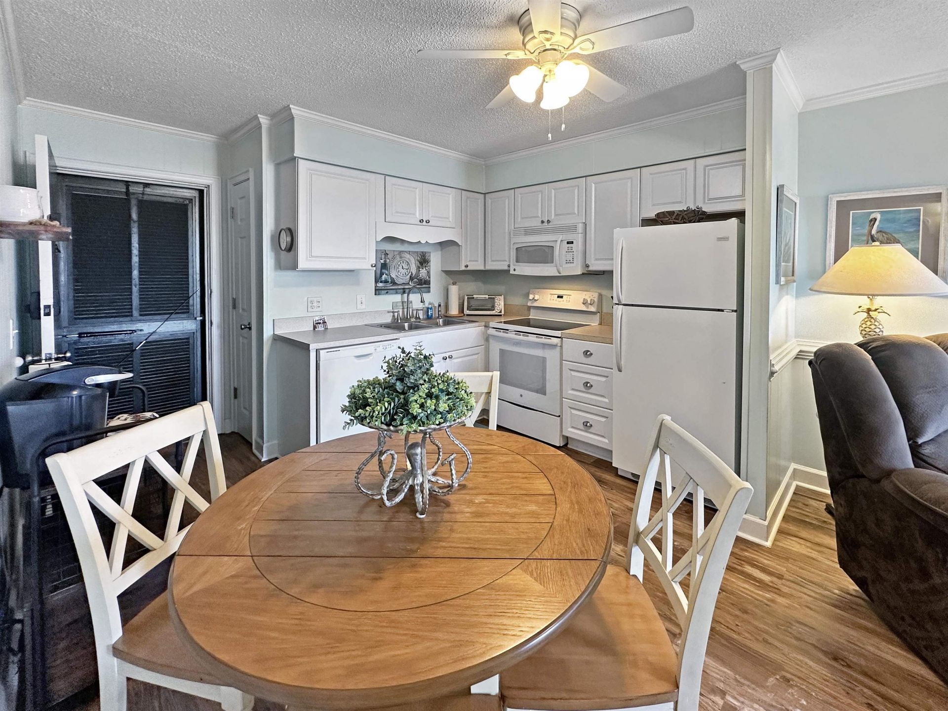 1582 S Waccamaw Dr.  Photo 4