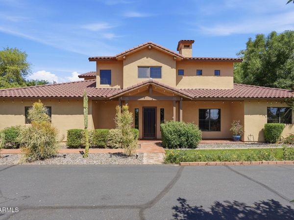 2634 N 52ND Street, Phoenix, AZ 85008