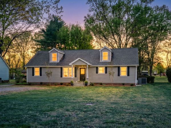 112 Fox Ridge Dr , Murfreesboro, TN 37128