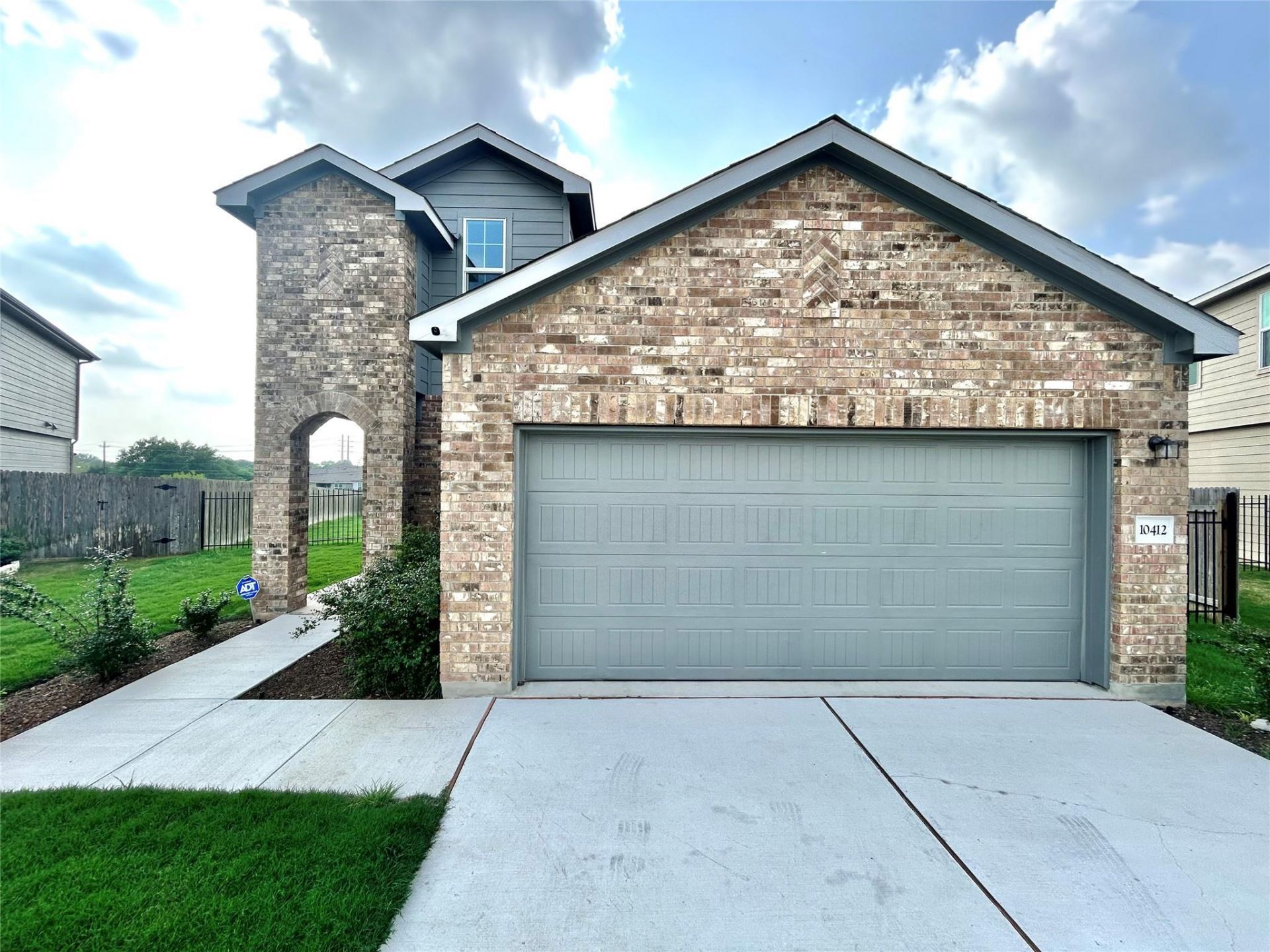10412 Premier Park St, Austin, TX 78747 Main Photo