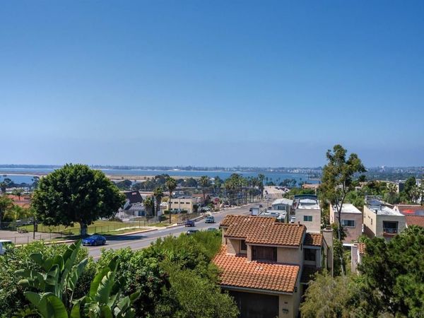 2702 Bay Canyon Ct, San Diego, CA 92117