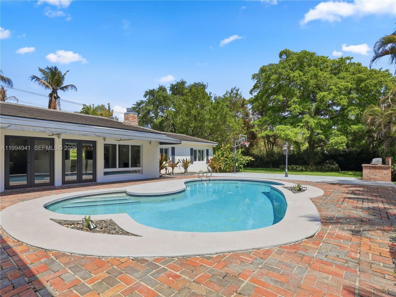 8500 SW 70th St , Miami, FL 33143 Photo