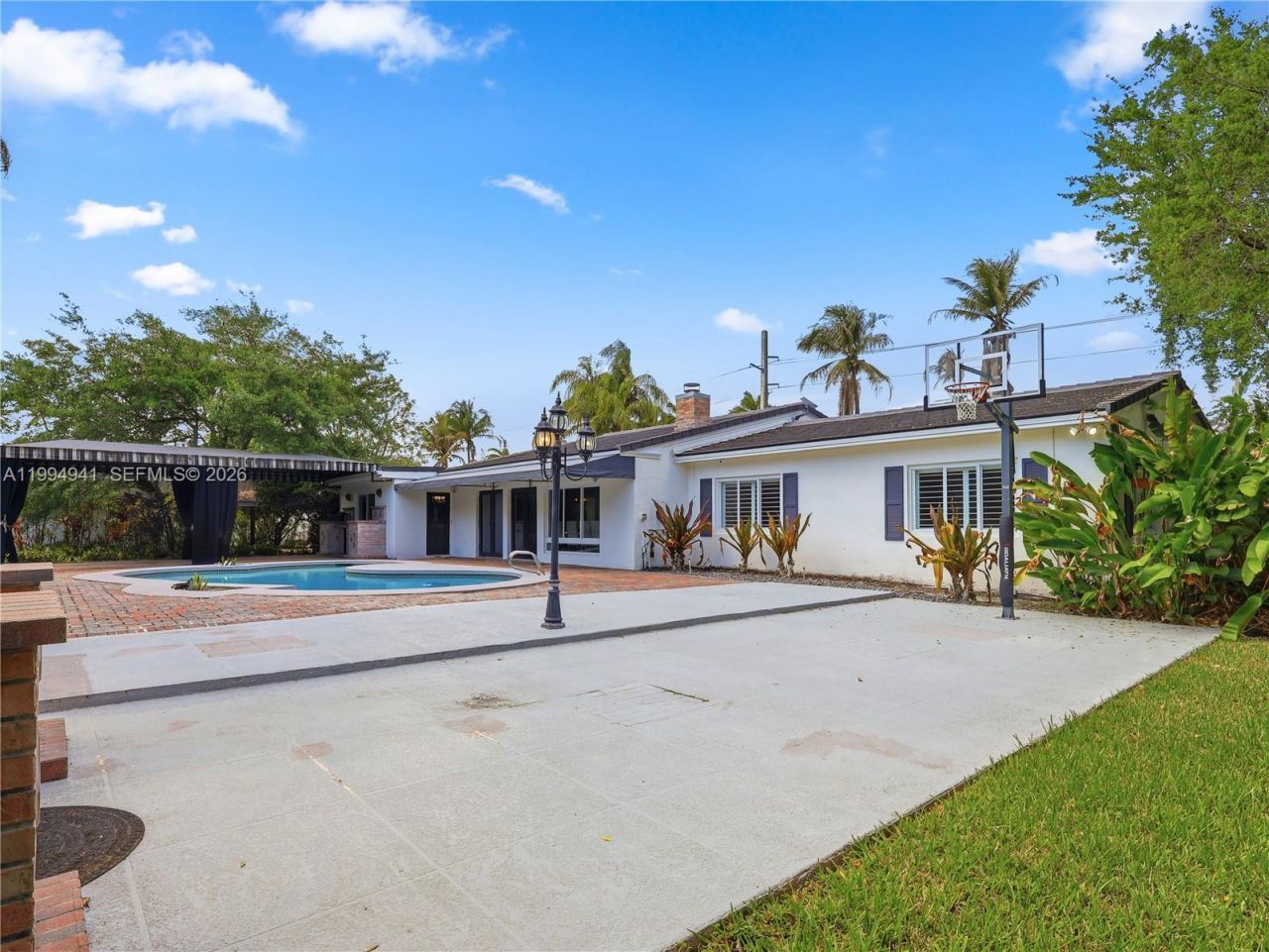 8500 SW 70th St , Miami, FL 33143 Photo