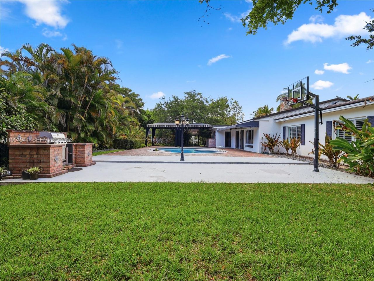 8500 SW 70th St , Miami, FL 33143 Photo