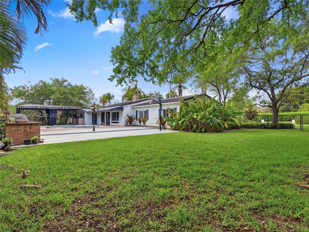 8500 SW 70th St , Miami, FL 33143 Photo