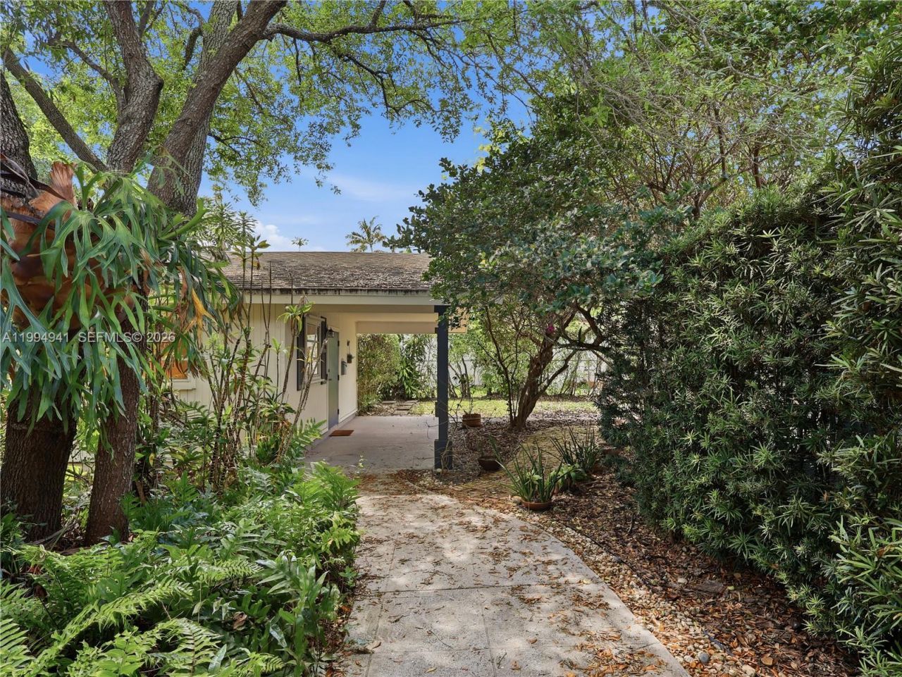 8500 SW 70th St , Miami, FL 33143 Photo