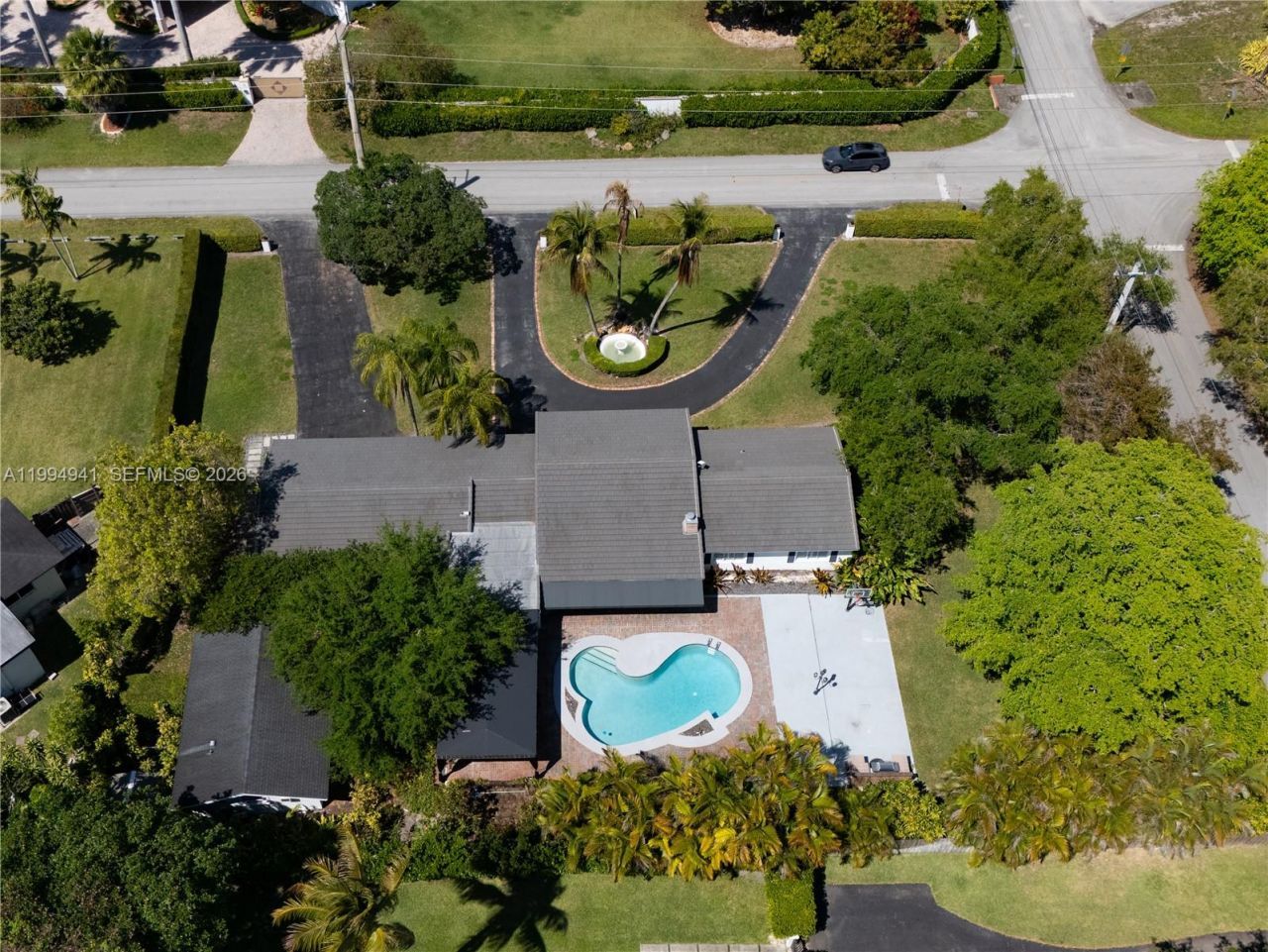 8500 SW 70th St , Miami, FL 33143 Photo