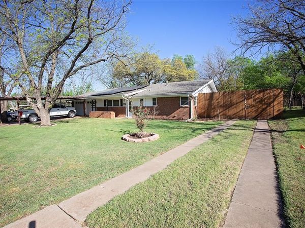 1405 Thompson Drive, Graham, TX 76450