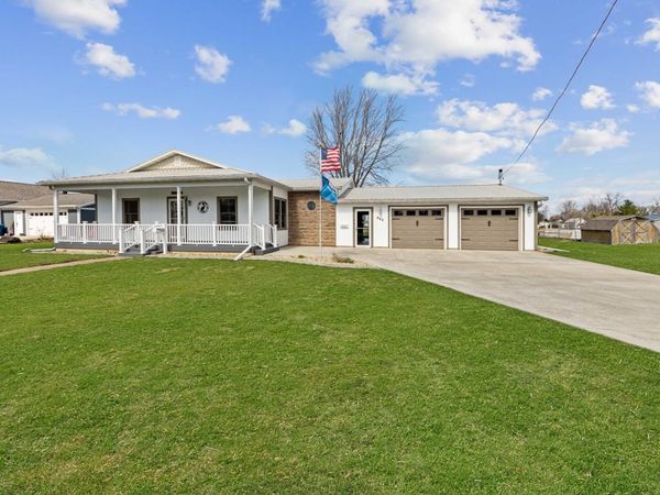 620 W 6th Street , Minonk, IL 61760