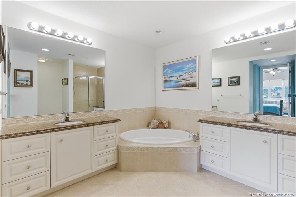 1 Harbour Isle Drive E, Unit 104, Fort Pierce, FL 34949 Photo