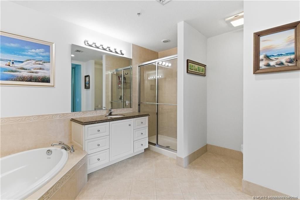 1 Harbour Isle Drive E, Unit 104, Fort Pierce, FL 34949 Photo