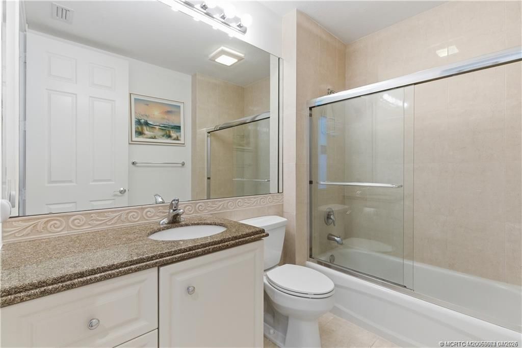 1 Harbour Isle Drive E, Unit 104, Fort Pierce, FL 34949 Photo