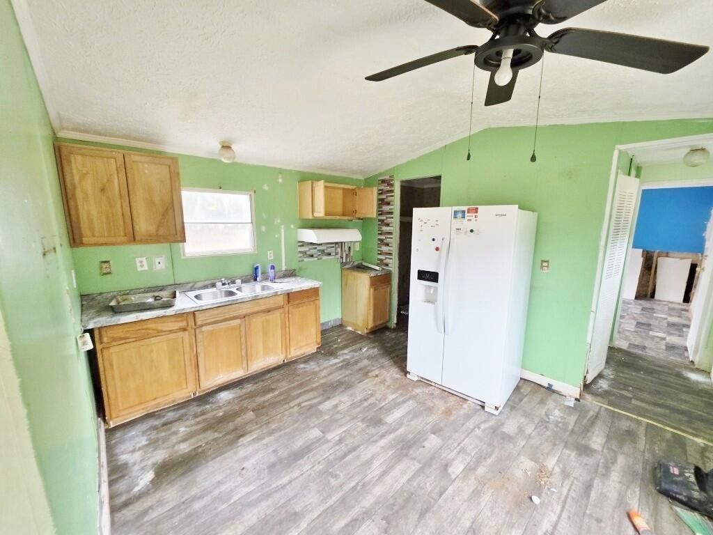 180 Cherry Tree Lane Photo 4