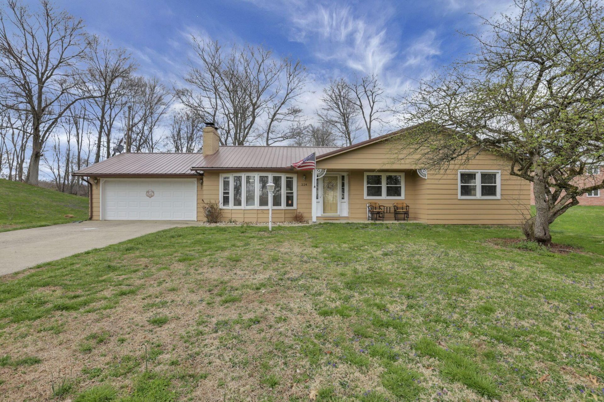 224 Brentwood Drive Ne, Newark, OH 43055 Main Photo