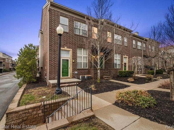 43 Georgetown Court , Dearborn, MI 48126