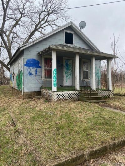 1912 Thom Street, Flint, MI 48506 Main Photo