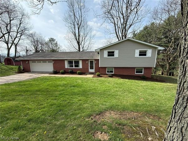 3135 Circleview Drive NW, Dover, OH 44622
