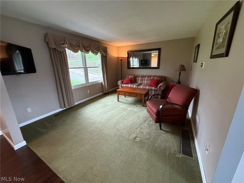 3135 Circleview Drive NW, Dover, OH 44622 Photo 4