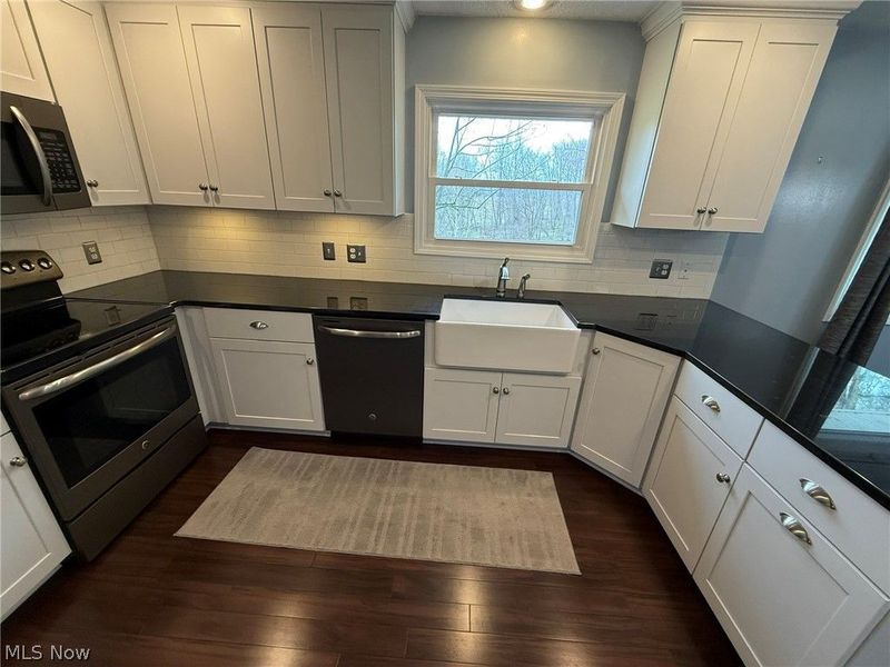 3135 Circleview Drive NW, Dover, OH 44622 Photo 7