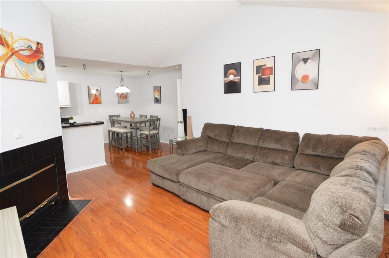 10263 Gandy Boulevard N, Unit 108, Saint Petersburg, FL 33702 Photo