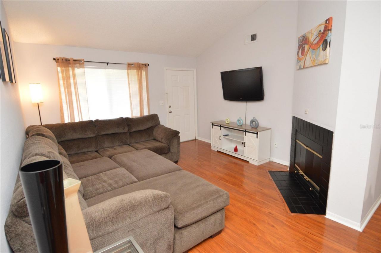 10263 Gandy Boulevard N, Unit 108, Saint Petersburg, FL 33702 Photo