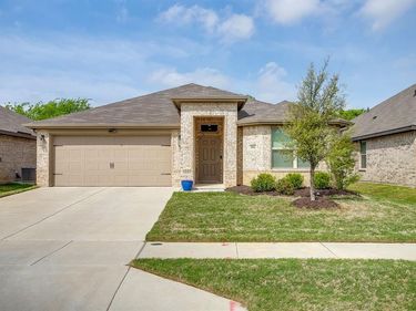 9912 Mescalbean Boulevard, Fort Worth, TX 76036