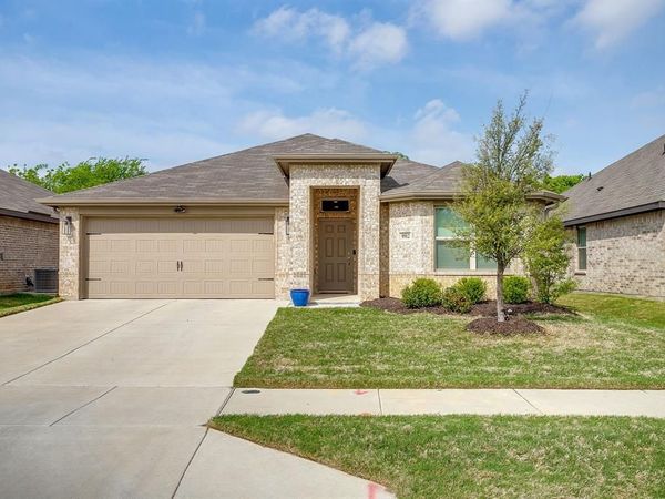 9912 Mescalbean Boulevard, Fort Worth, TX 76036