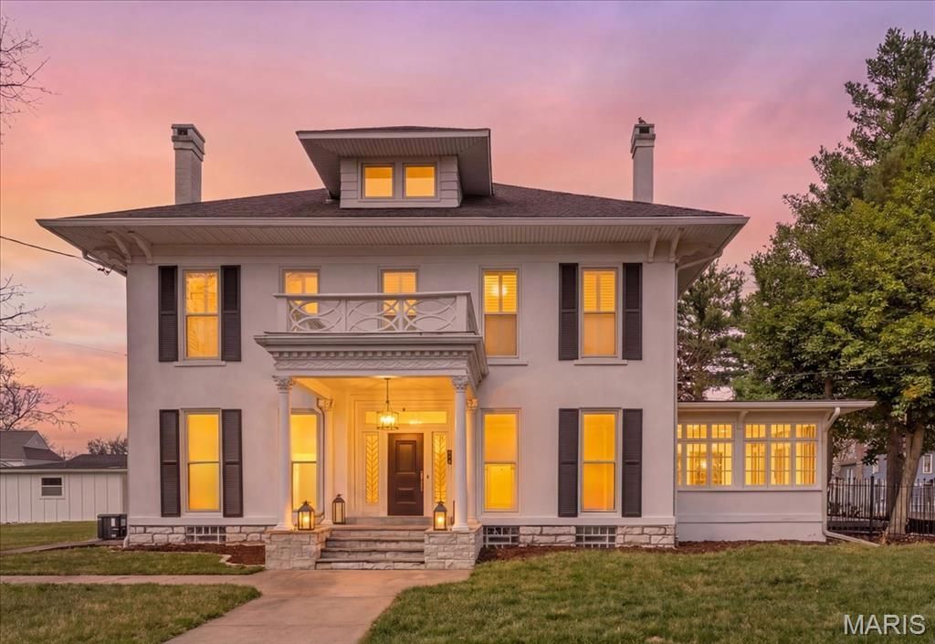 720 Grove Street , Alton, IL 62002 Main Photo