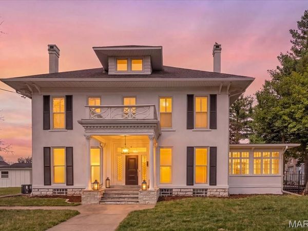 720 Grove Street , Alton, IL 62002