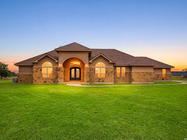 15820 Fm 539, La Vernia, TX 78121