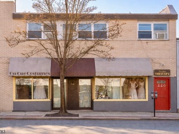 220 Bloomfield Ave, Montclair, NJ 07042