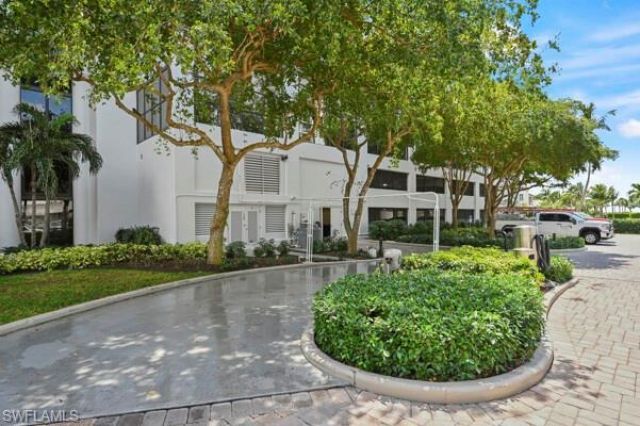 4751 Gulf Shore Blvd N, Unit 1601, Naples, FL 34103 Photo